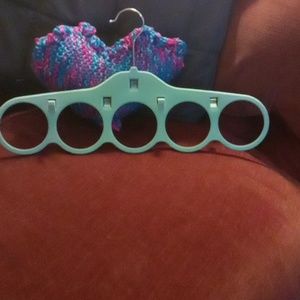 Scarf and necklace hanger